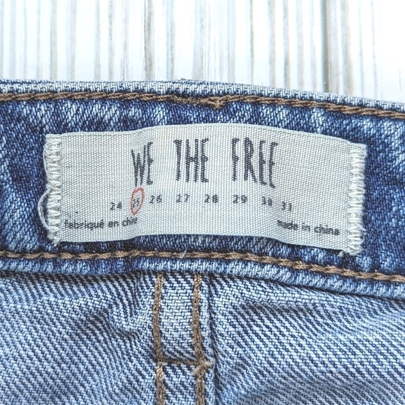 Free People We the Free Zip It Up Denim Distressed Mini Skirt in Med Wash Sz 25 - Picture 8 of 9